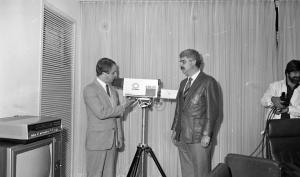 Doação de Filmadora para o Curso de Comunicação Social