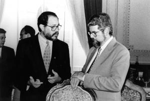 Assinatura de convênio no Palácio do Piratini com presença
do Governador do Estado Antonio Britto.