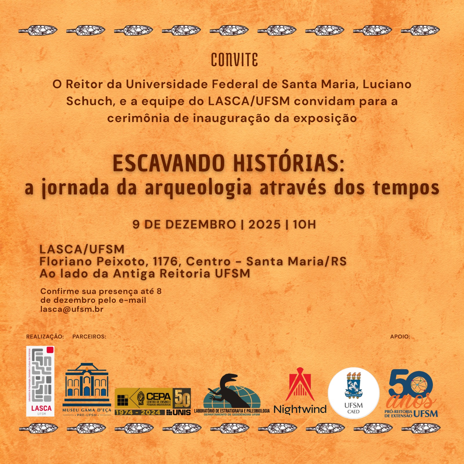 Imagel colorida em formato quadrado com fundo alaranjado. O convite traz como ênfase o nome da exposição, o local e a data. Também estão presentes as marcas do realizados, o Lasca, e dos setores apoiadores,