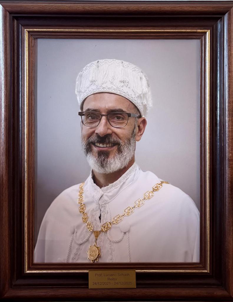 foto do Ex-reitor Luciano Schuch