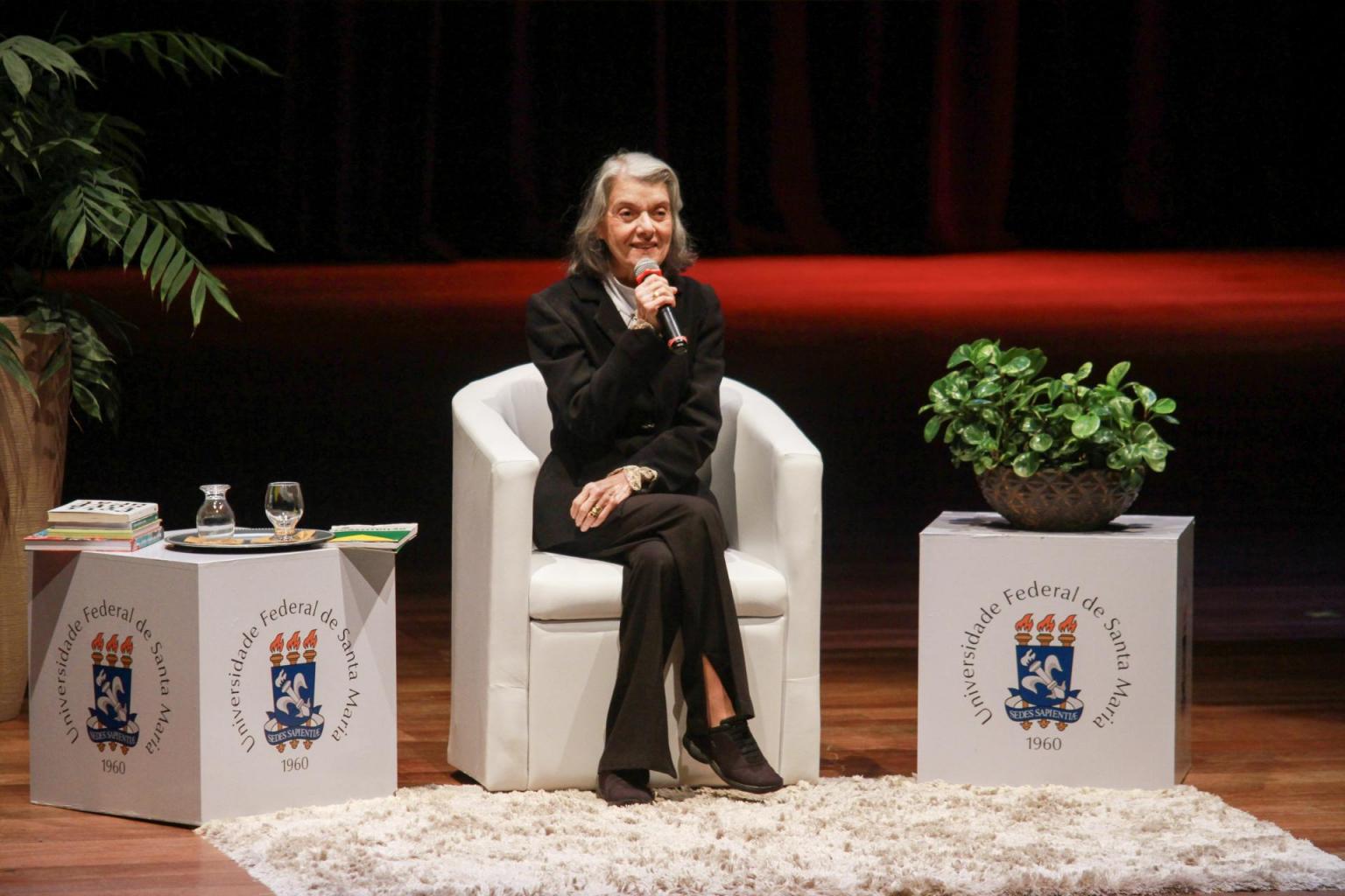 Ministra do STF recebe título de Doutora Honoris Causa (Foto: Gabriele Mendes)