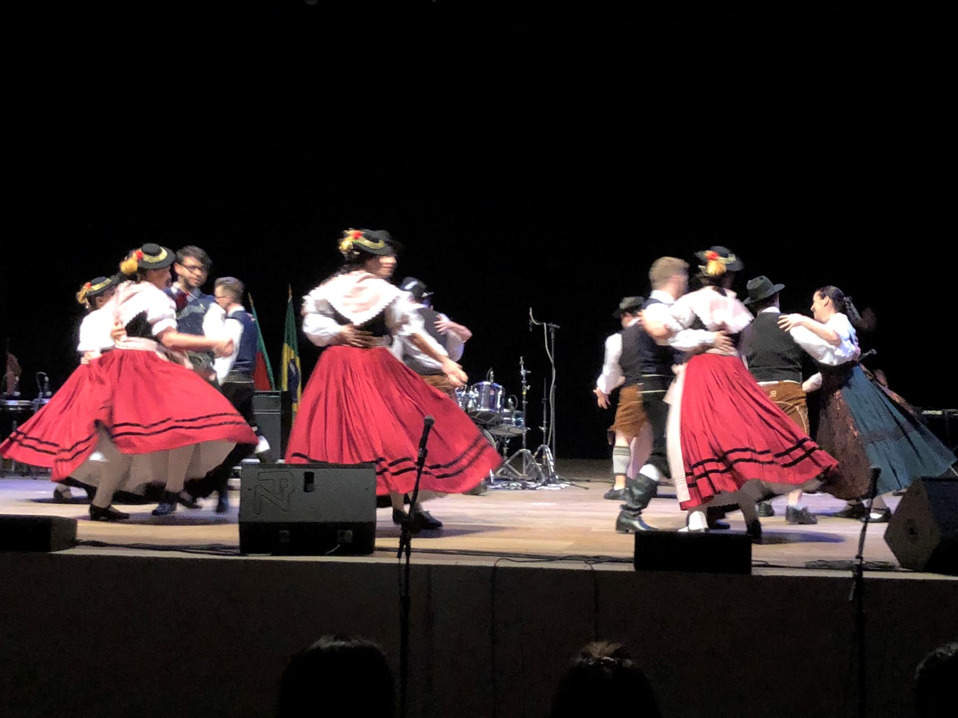 Daliana Loffler, Gabriela da Ros de Araujo, Thomas Newton Martin