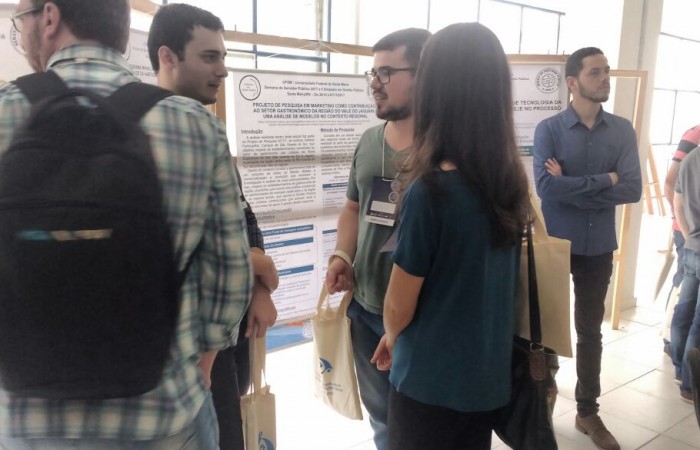 700x450-crop-90-images_2017_fotos_evento_exposicao_banners_12