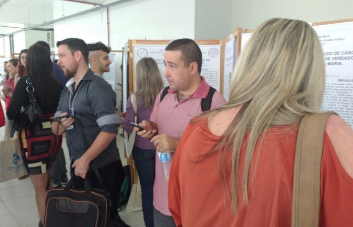 700x450-crop-90-images_2017_fotos_evento_exposicao_banners_19