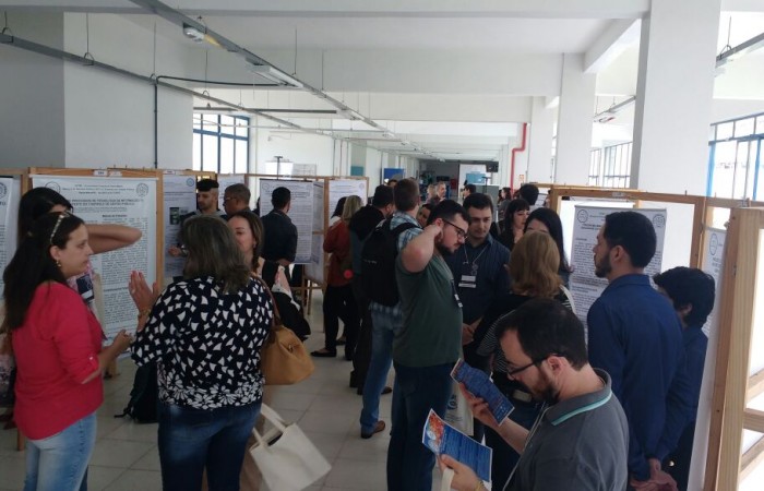 700x450-crop-90-images_2017_fotos_evento_exposicao_banners_24