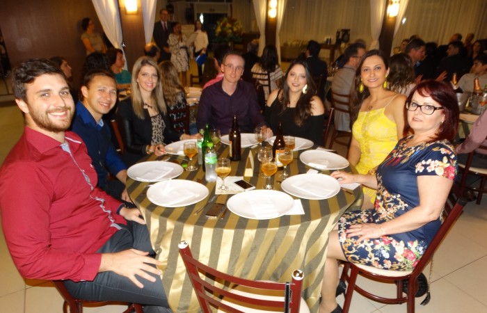 700x450-crop-90-images_2017_fotos_evento_jantar_baile_dsc08275