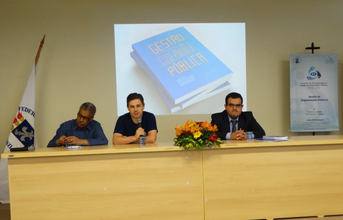 700x450-crop-90-images_2017_fotos_evento_lancamento_livro_dsc08796