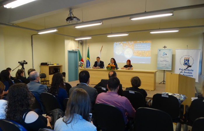 700x450-crop-90-images_2017_fotos_evento_mesa-redonda_autonomia_dsc08734