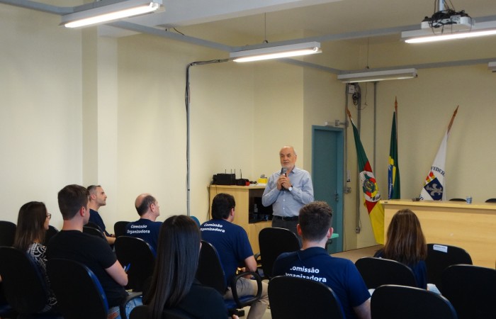 700x450-crop-90-images_2017_fotos_evento_minicurso_ibge_dsc08585