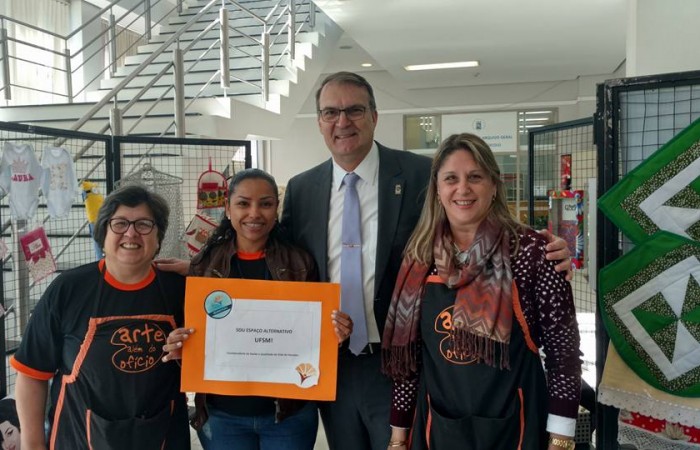 700x450-crop-90-images_2017_fotos_evento_mostra_artes_4