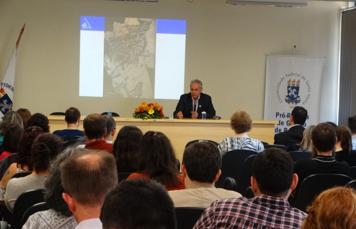 700x450-crop-90-images_2017_fotos_evento_palestra_abertura_dsc08410