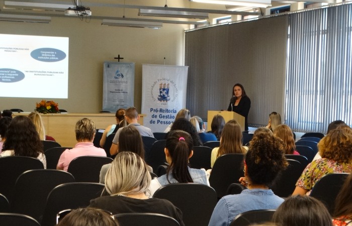 700x450-crop-90-images_2017_fotos_evento_palestra_comunicacao_dsc08571