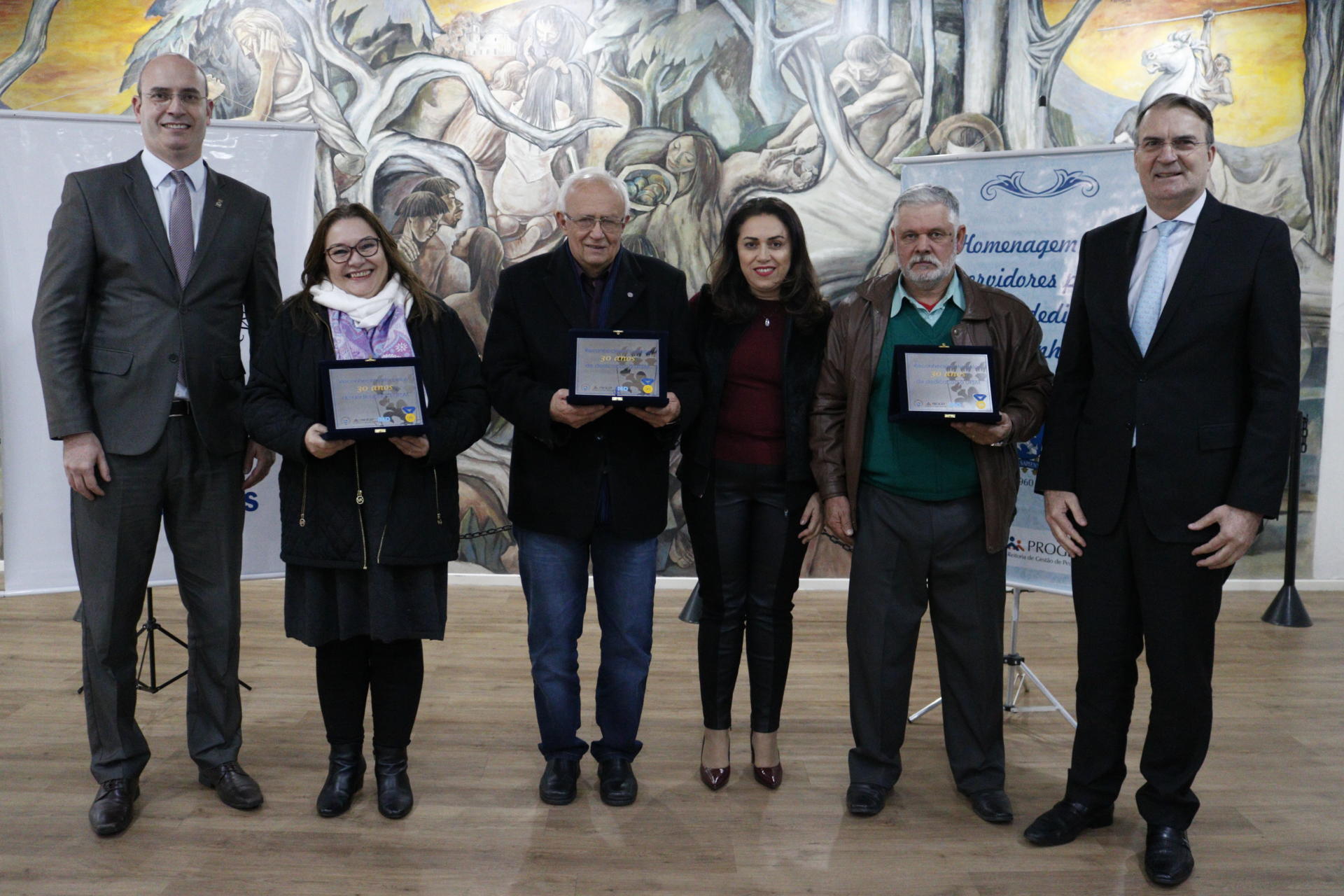 20, 30 e 40 anos (14)