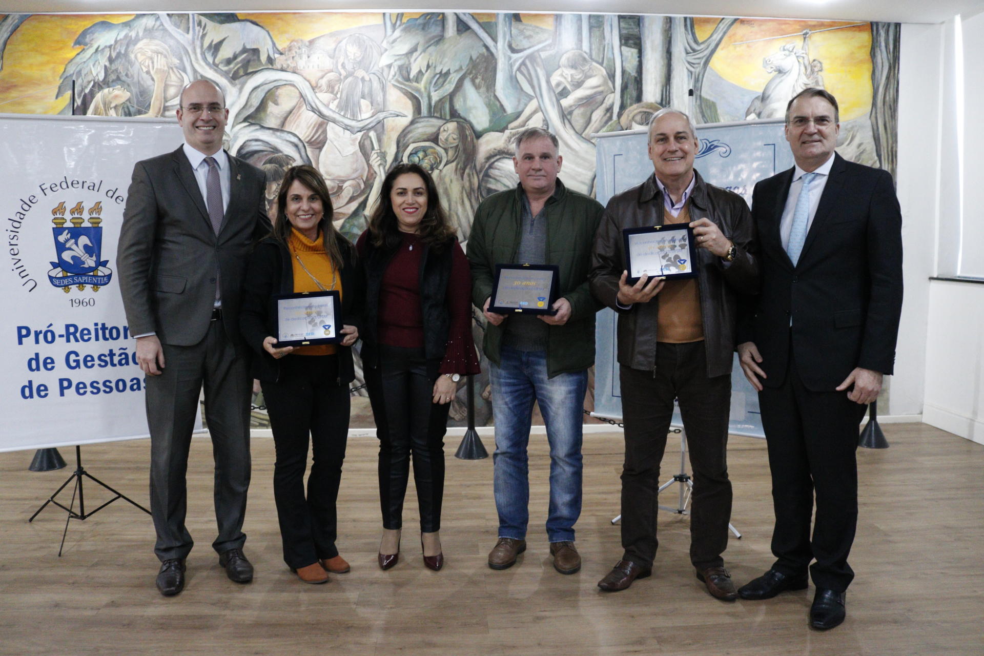 20, 30 e 40 anos (20)