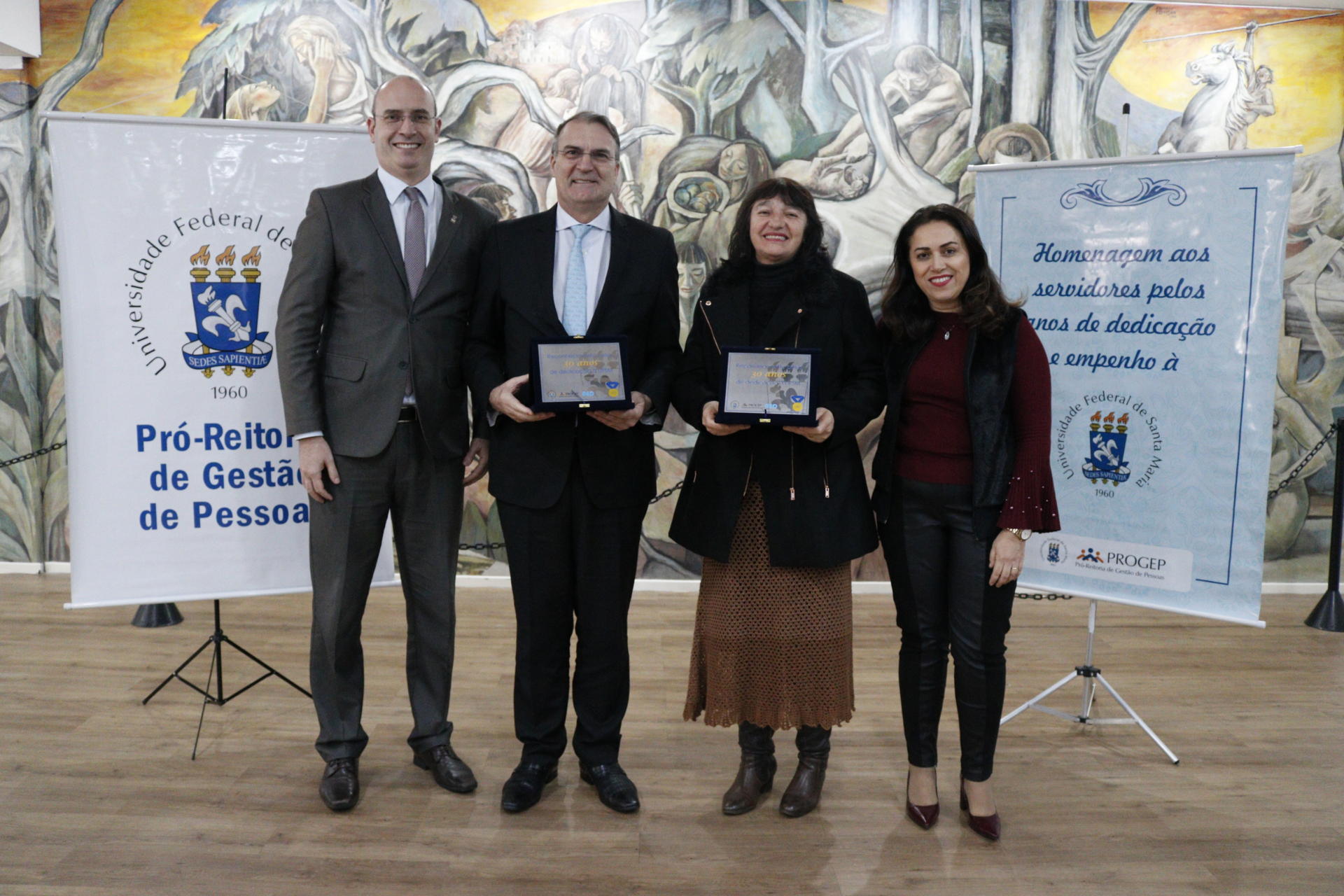 20, 30 e 40 anos (21)