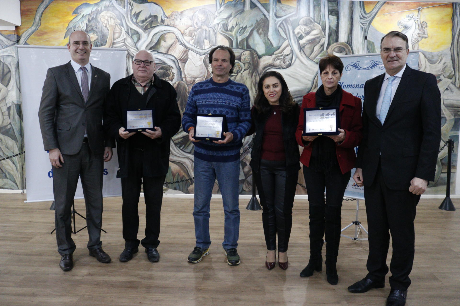 20, 30 e 40 anos (22)