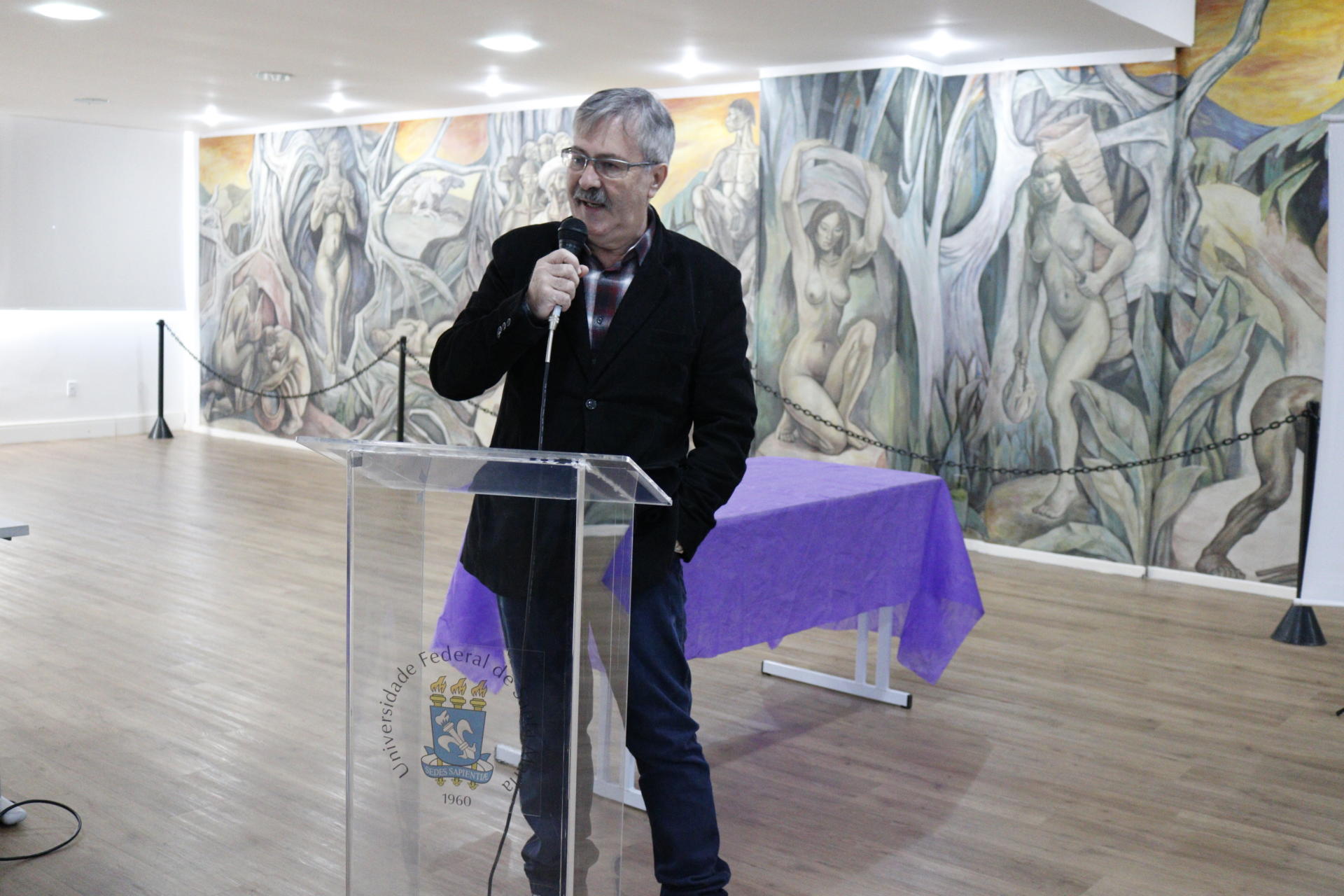 20, 30 e 40 anos (25)