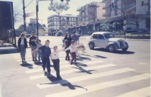 700x450-crop-90-images_alunos_surdos_1998_002