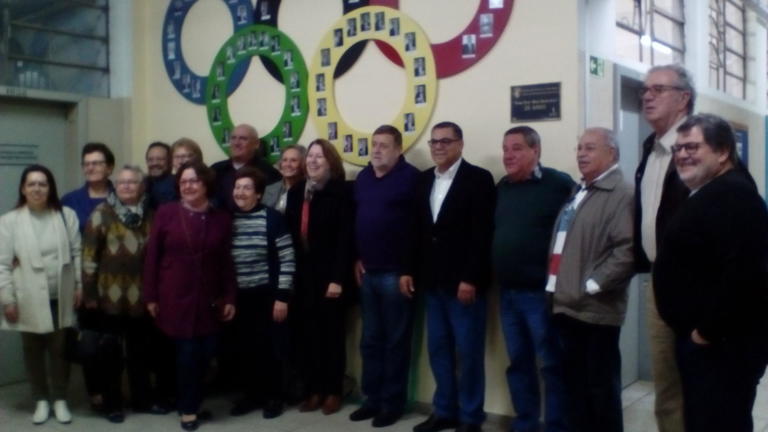 Na foto da turma, Prof. Rosalvo ao lado de Afonso Julião Tatsch Brum, ex-aluno e ex-docente do CEFD