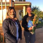 Phenoglad e CSA entregam flores em homenagem ao dia das mães