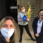 Phenoglad e CSA entregam flores em homenagem ao dia das mães