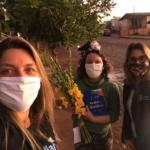 Phenoglad e CSA entregam flores em homenagem ao dia das mães