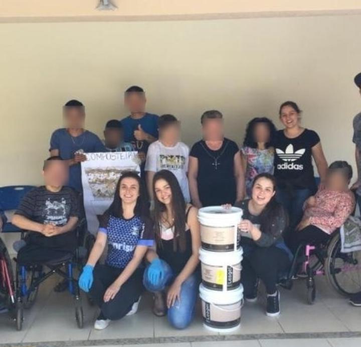 Ações de sensibilização ambiental através de atividades educativas desenvolvidas na sociedade (2)