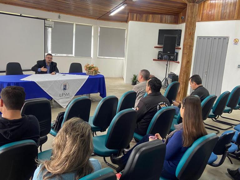 Pró-Reitor de Graduação da UFSM visita o Campus em Frederico Westphalen e participa de uma série de reuniões