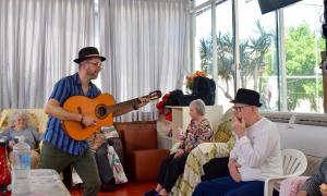 momento de musica no lar imagem 3