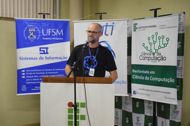 Fala do prof. Joel da Silva, um dos organizadores do evento