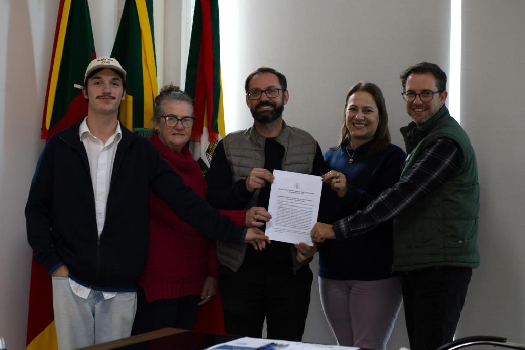 Participantes do encontro em registro sobre a parceria