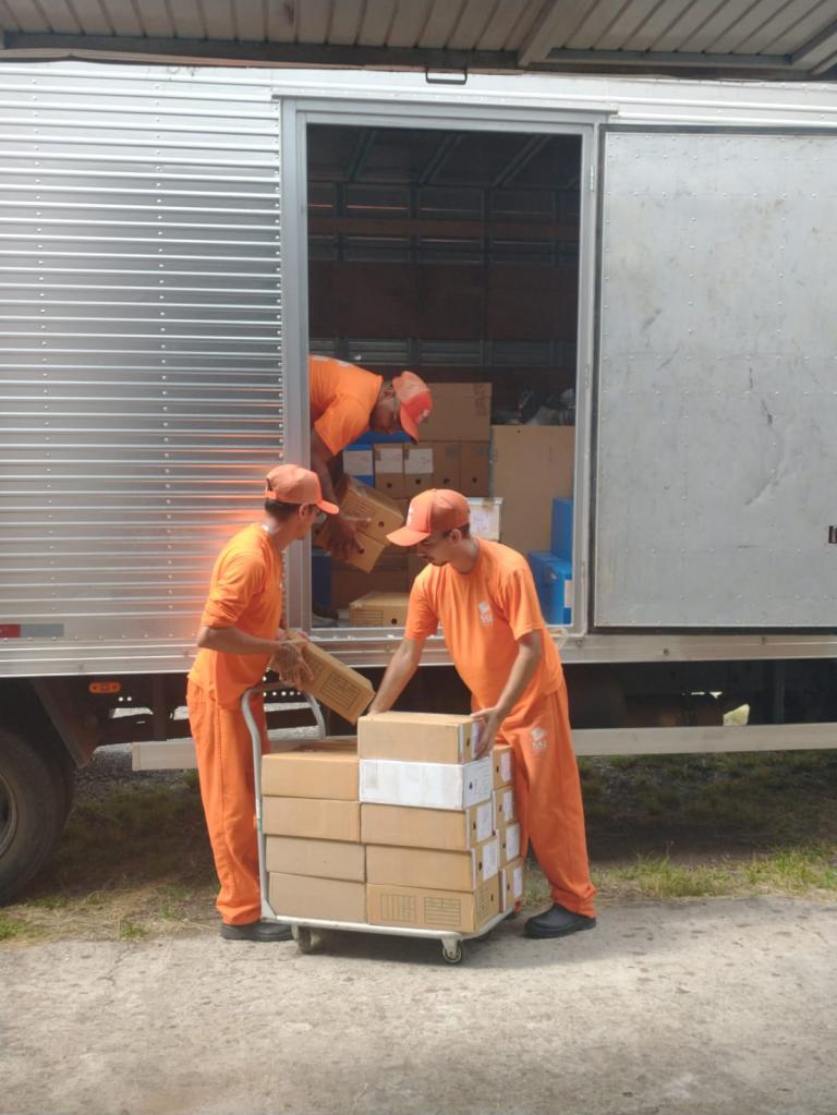 Carregamento do Material para reciclagem do DCF e PROGEP