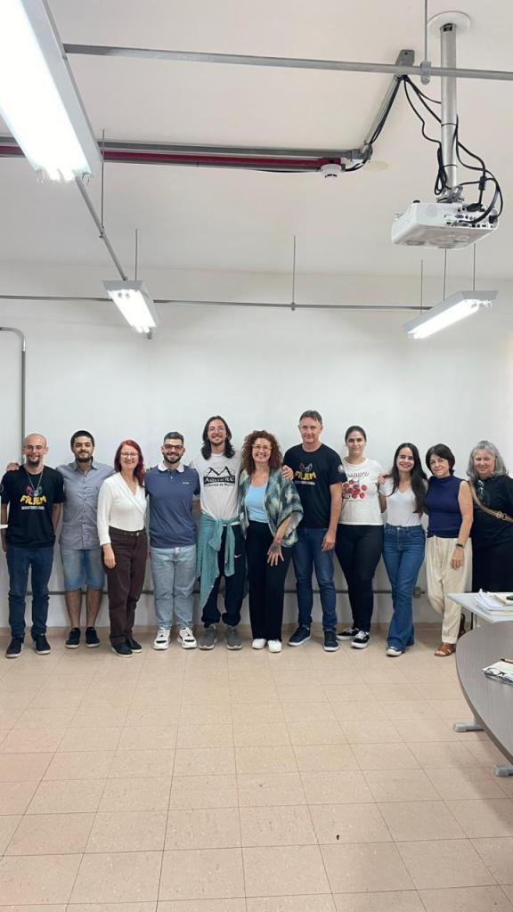 Membros do Grupo FILJEM acomapanham o colega Jonathan em sua defesa de Doutorado.