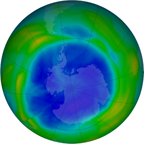 Descrição da imagem: representação gráfica do Planeta Terra, visto do ponto sobre a Antártida. O planeta é redondo e está nas cores verde e azul escuro. A parte em azul forma um buraco sobre a Antártida.