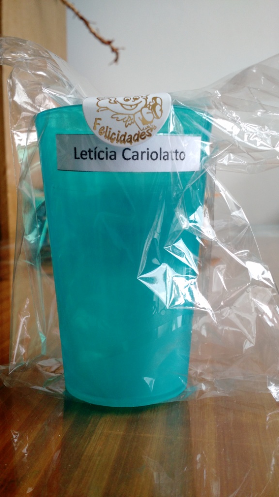 Copo dado aos alunos