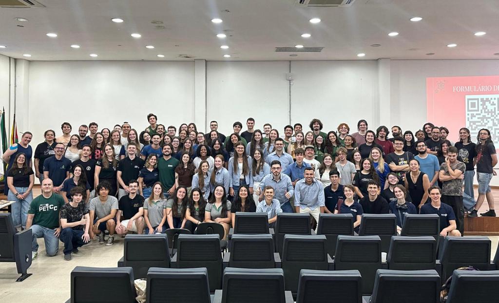 Fotos de todos os participantes do último InterPET do ano