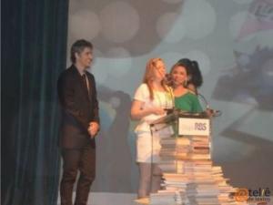 Coordenadora do projeto recebendo o Prêmio RBS de Educação. Foto: Rochele Perosa.