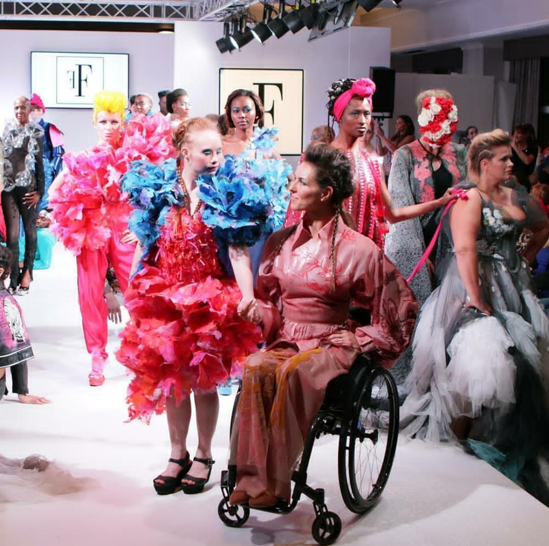 Moda inclusiva: marcas brasileiras de roupas adaptadas para pcd