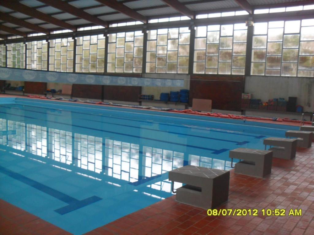 Foto de um piscina de chão usadas pelos alunos.
