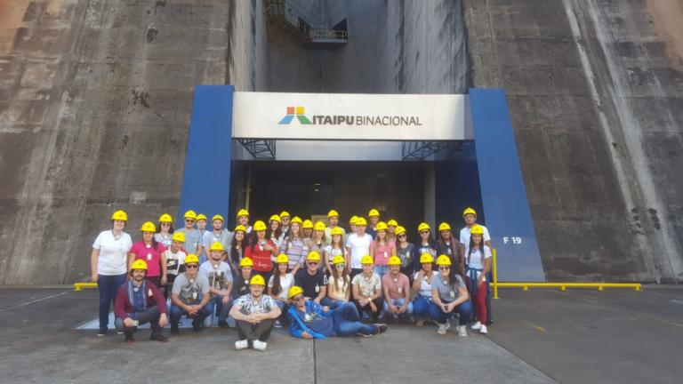 alunos em Visita Técnica Usina Hidroelétrica