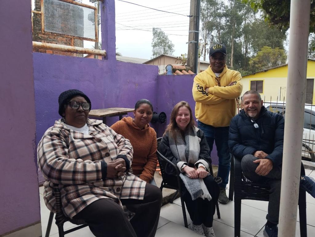 Prof.Zeca, Arquiteta Paola, Profa.Sibele e seus pais, em reunião sobre a certificação da comunidade Vila Nova São Lucas/São João do Polêsine(RS), como Quilombo urbano, junto a Fundação Cultural Palmares. (12/07/2025)