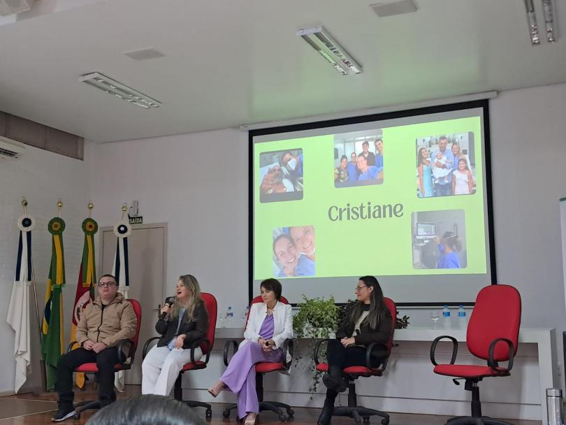 Momento de fala da Cristiane Maria Rehbein Bortolotto.