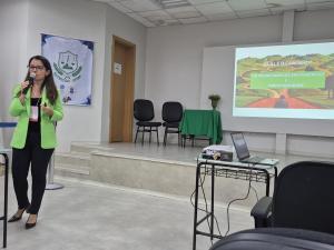 Palestra: Evidências e Estratégias: comportamento alimentar aplicado ao desenvolvimento esportivo. Palestrante: Prof. Dra. Cristina Bragança de Moares.