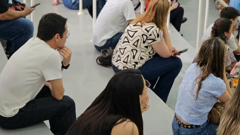 Visitantes no Átrio