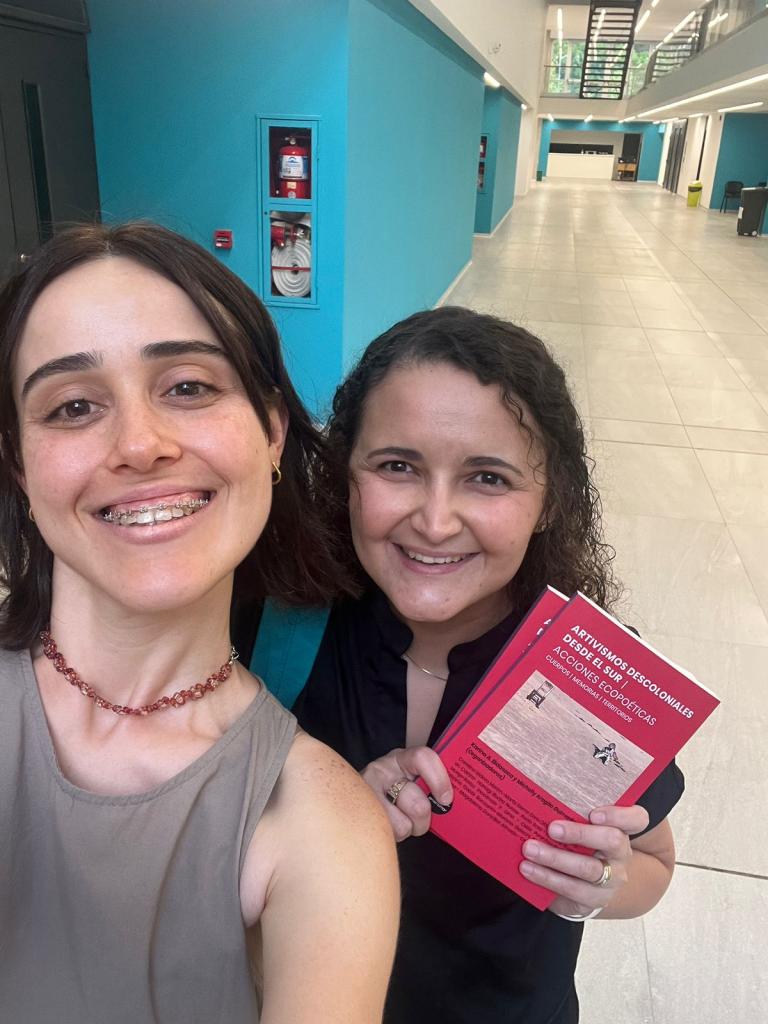 Profª Dra. Flávia Pedrosa Vasconcelos com Profª Rocío Sosa