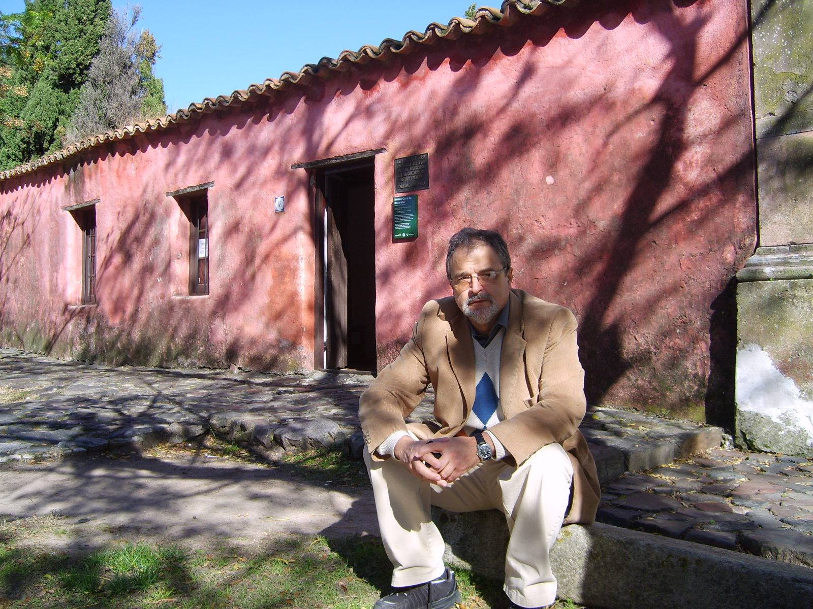 Francisco Karam é professor aposentado da Universidade Federal de Santa Catarina e dedica seus estudos à compreensão da ética jornalística.