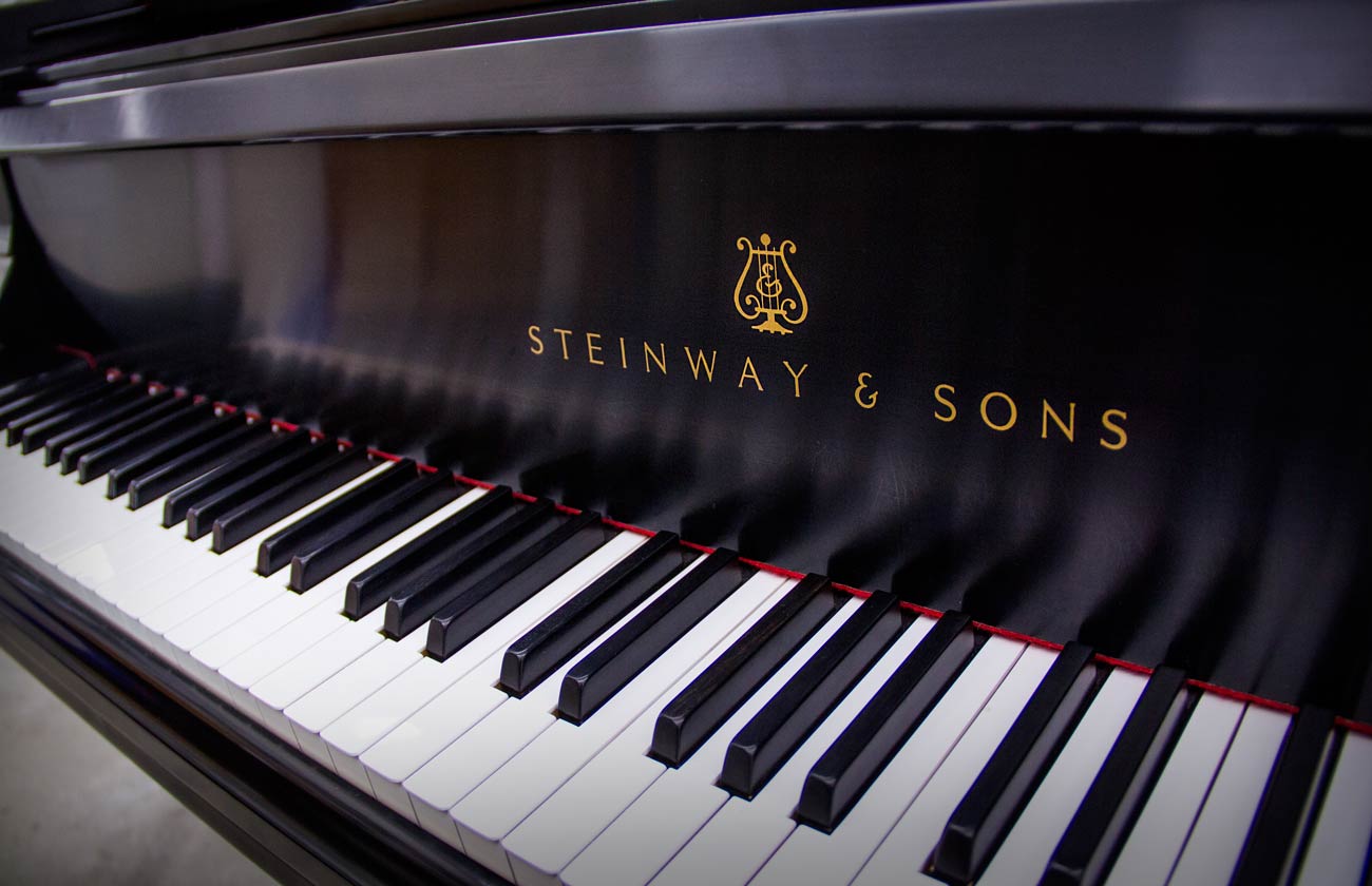 SteinwayLogo
